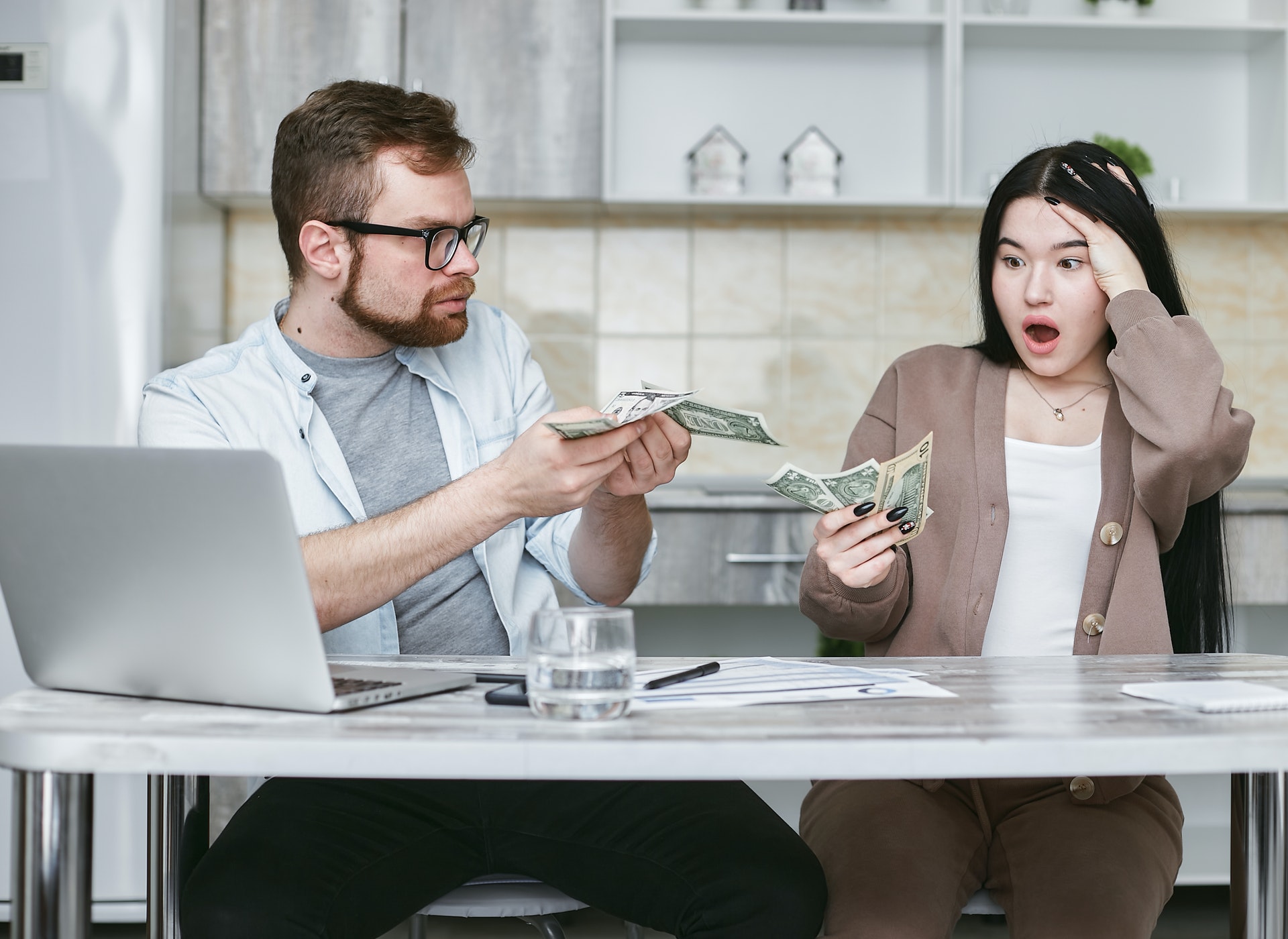 How does discord make money
